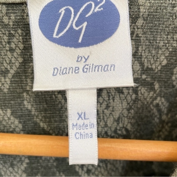 DG2, jeans jacket size XL, reversible solid green to snakeskin print, EUC - Picture 5 of 8